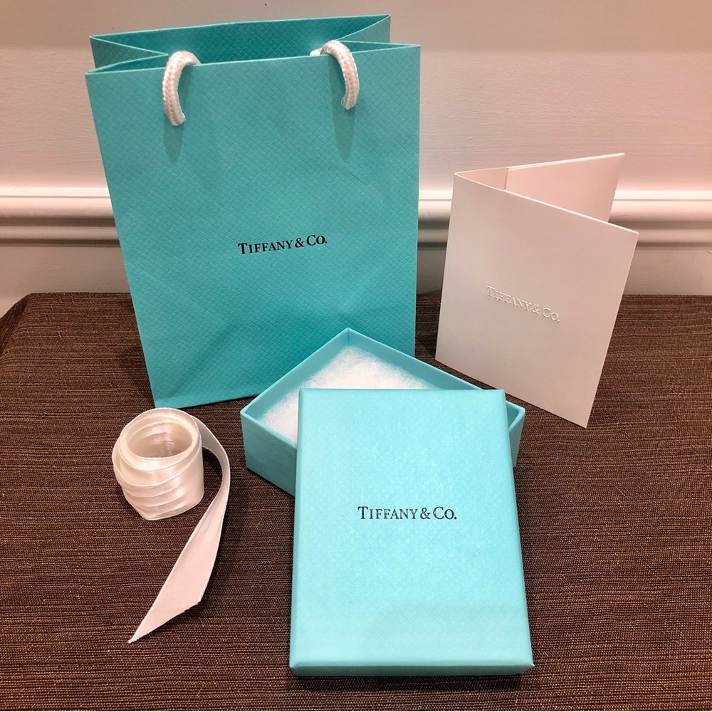 Authentic TIFFANY & Co. gift box gift bag set with original ribbon and envelope